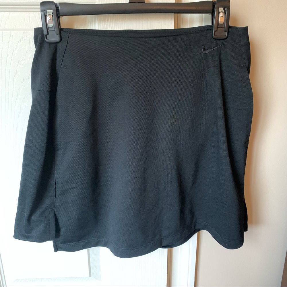 NWOT NIKE Black Athletic Skirt